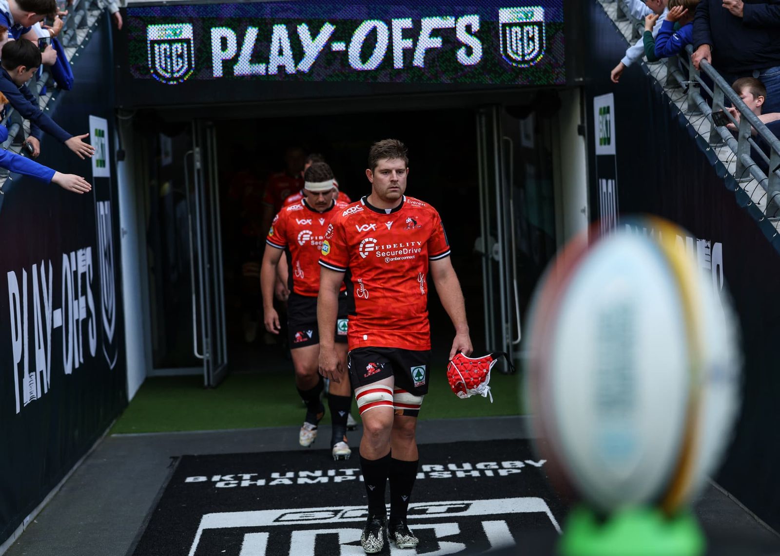 Francke Horn leads his team out onto the pitch 30_5_2026.